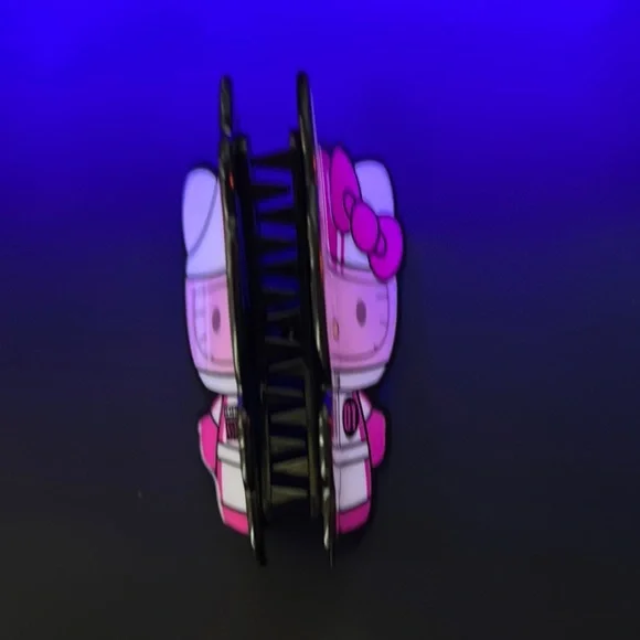 Hello Kitty Racer Pin - Picture 2 of 3